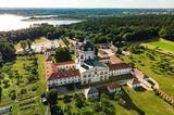 Blick aus der Luft auf das Gelände des Klosters Pažaislis in Kaunas