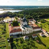 Blick aus der Luft auf das Gelände des Klosters Pažaislis in Kaunas