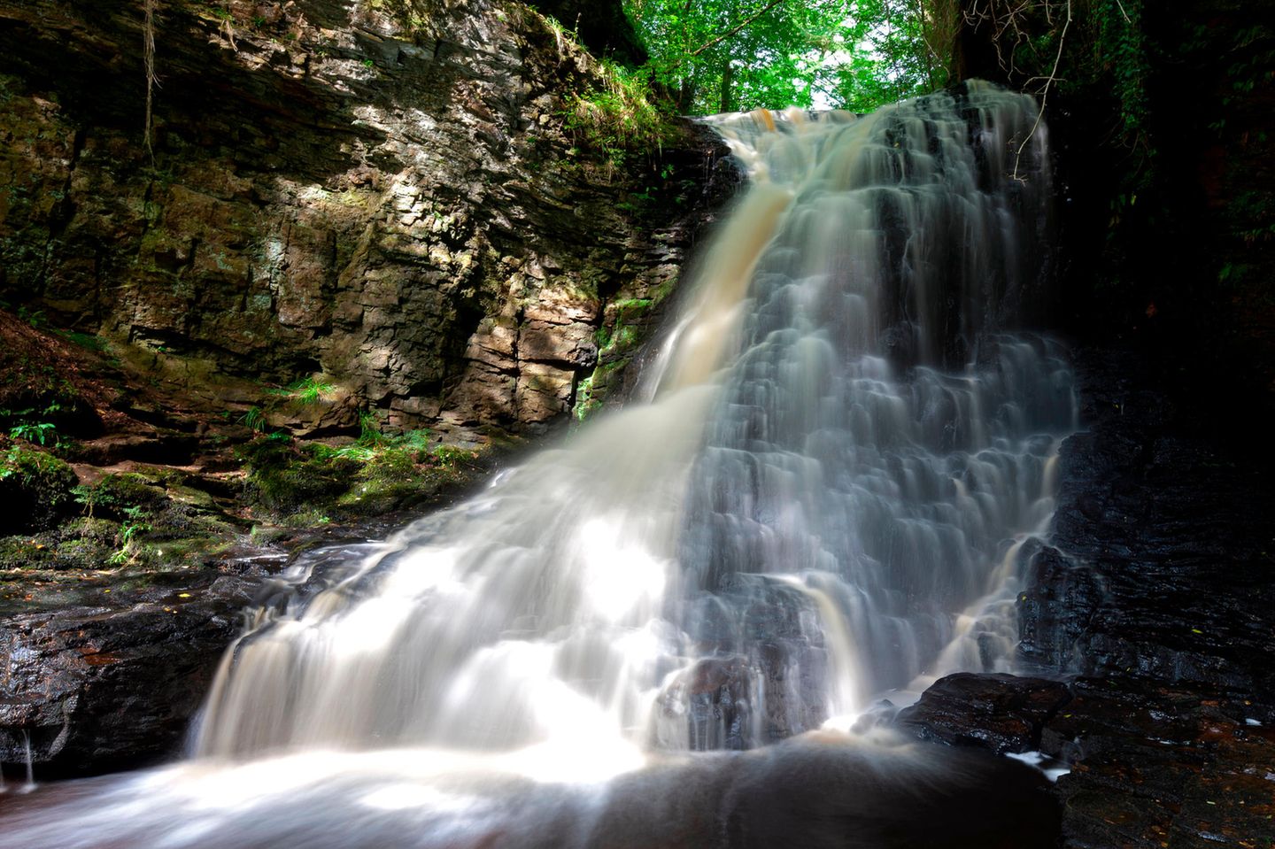 Hareshaw Linn Waterfall Hareshaw Linn Waterfall im Northumberland-Nationalpark