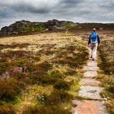 Wanderer auf dem Weg zum Old Stell Crag
