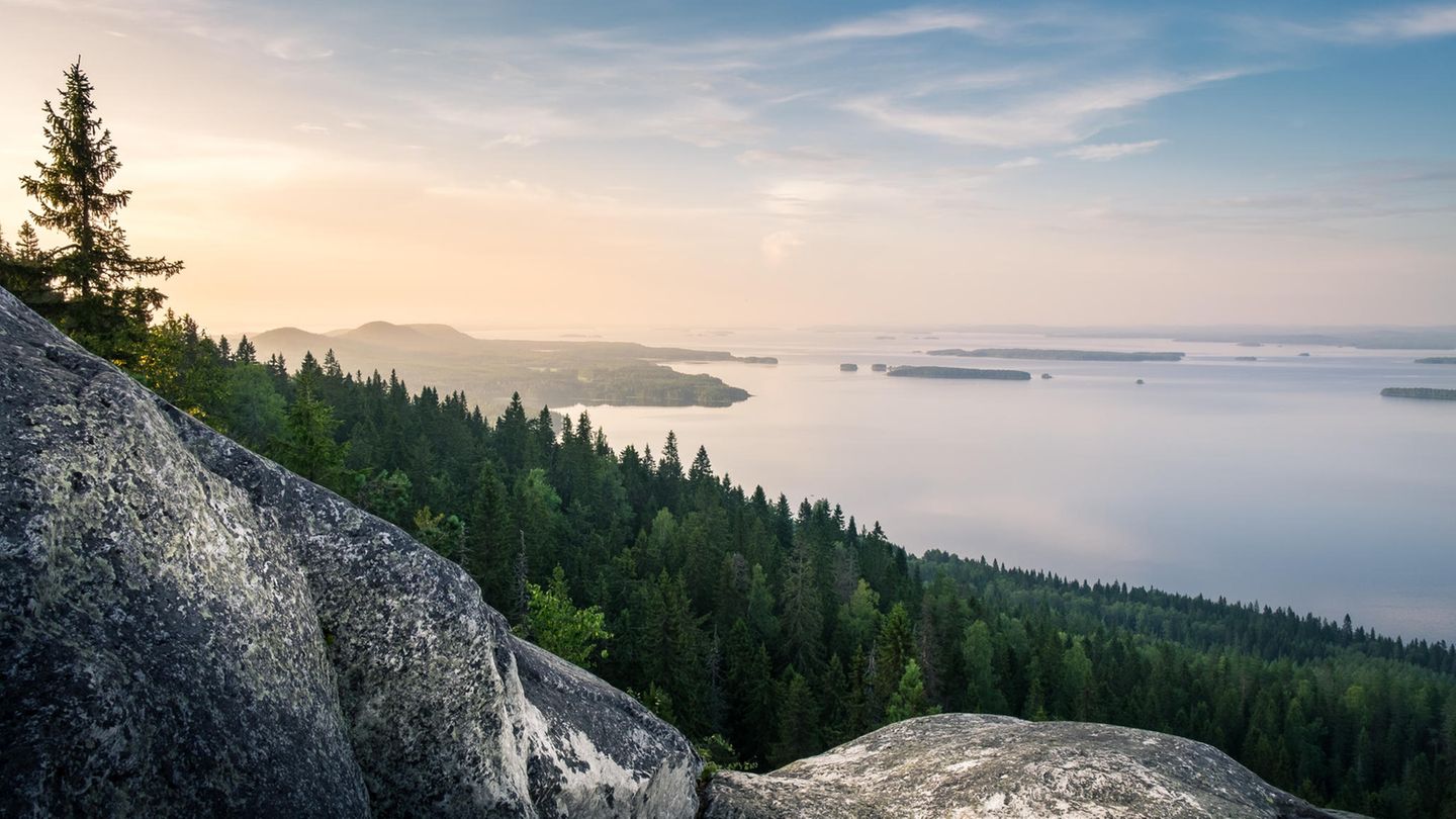Wo liegt der Koli Nationalpark? Wald- und Seenlandschaft im Koli Nationalpark, Finnland