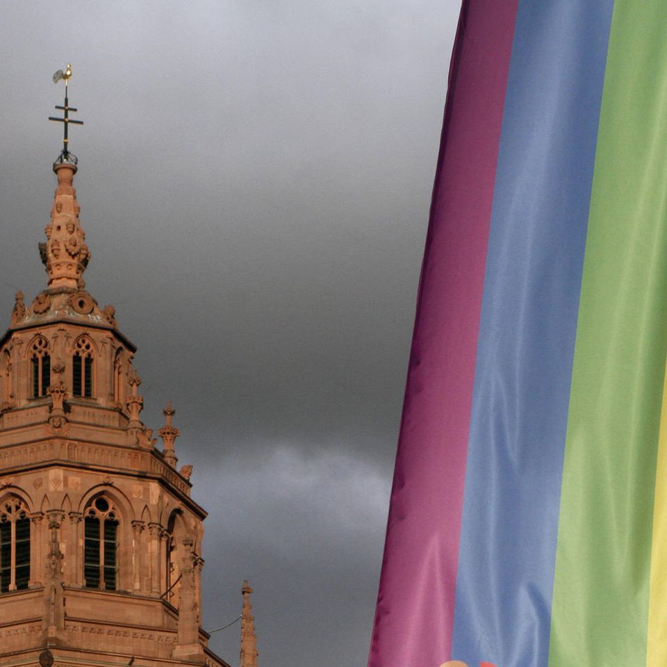 Theologie: "Homosexualität ist in der Bibel keine Sünde": Wie die Heilige Schrift fehlinterpretiert wird