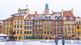 Zwei Schlittschuhläuferinnen in Warschau, Polen