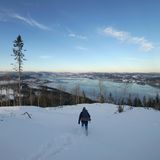 Blick auf den Drammen Fjord im Winter