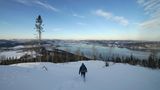 Blick auf den Drammen Fjord im Winter