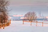 Blick auf die Skyline von Uppsala im Winter