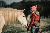 Reiter*in und Pferd finden in Schönermark immer auf der Weide zueinander