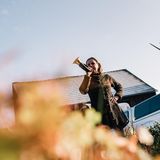 Wenn Sabine Zuckmantel in ihr Instrument bläst, kann die Reittour beginnen