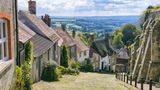 Straße mit englischen Häuschen in Shaftesbury