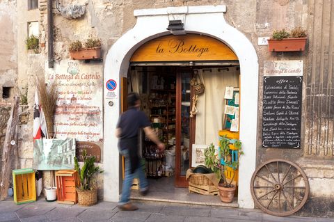 Weingeschäft in der Altstadt von Cagliari
