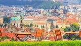 Restaurant mit Blick auf Prag
