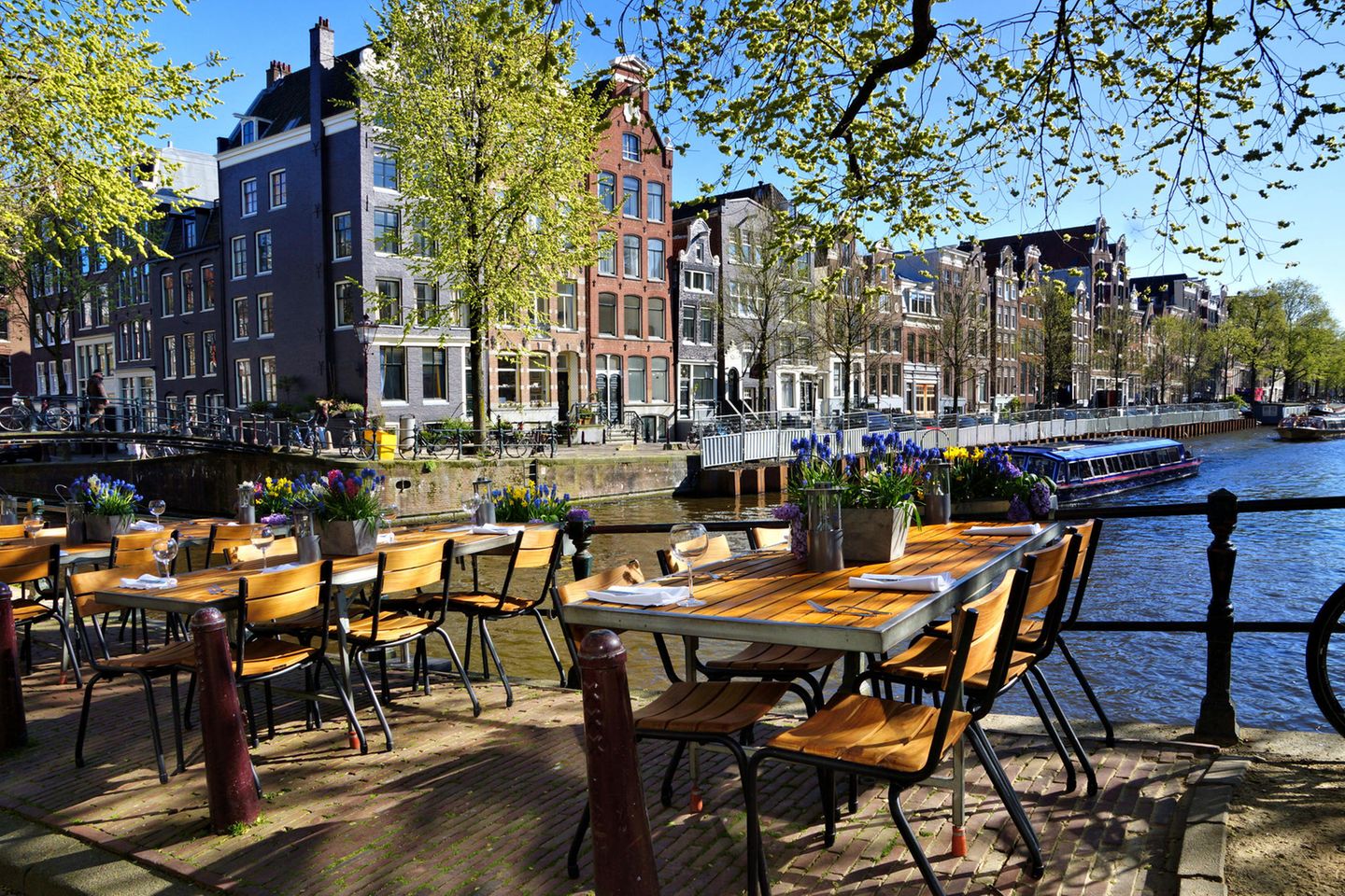 Platz 7: Amsterdam Restauranttische direkt am Kanal in Amsterdam