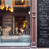 Außenansicht eines Cafés in Gamla Stan, Stockholm