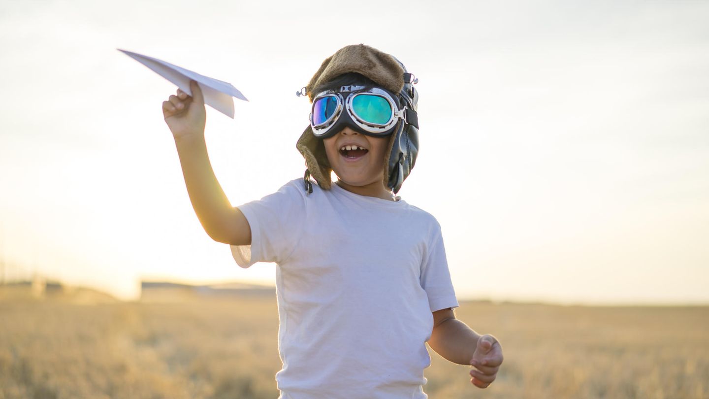 Physik im Alltag: Warum fliegt ein Flugzeug?