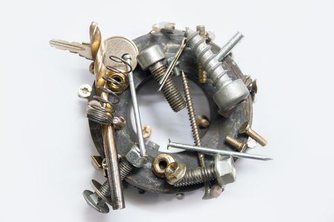 Physik im Alltag: Warum zieht ein Magnet Eisen an?