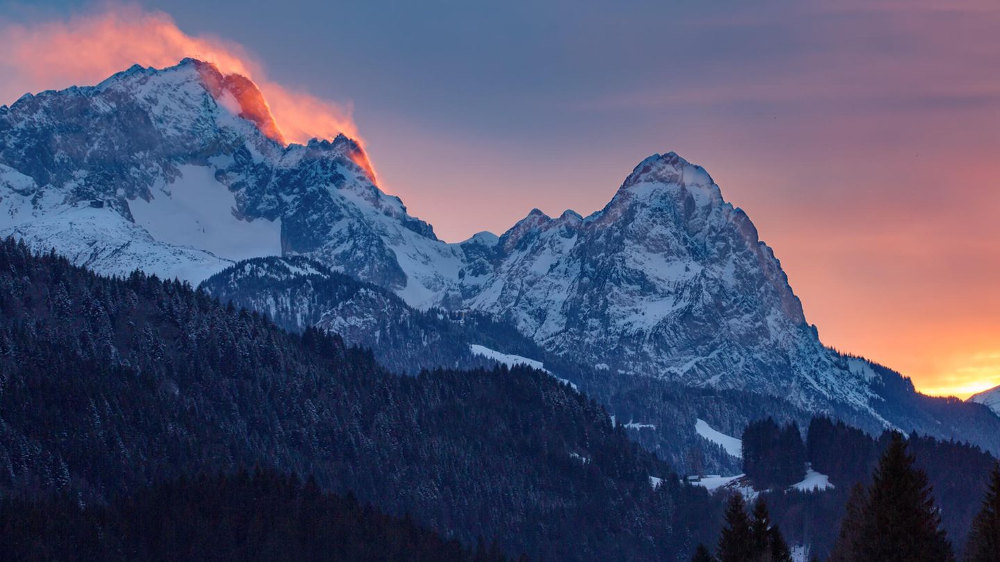 Physik im Alltag: Warum kocht Wasser auf der Zugspitze schon bei knapp 90 Grad? Physik im Alltag: Warum kocht Wasser auf der Zugspitze schon bei knapp 90 Grad?