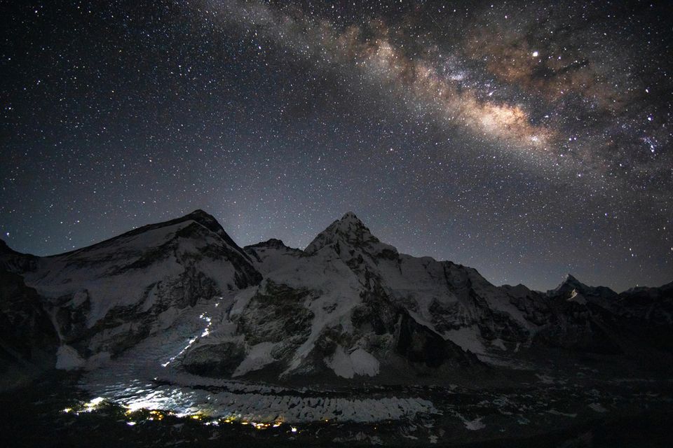 Everest Base Camp Die Lichter des Everest Base Camps bei Nacht