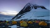 Blick vom Everest Camp 4 auf South Col Gletscher