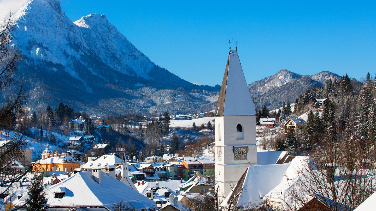 Blick auf Bad Aussee im Winter