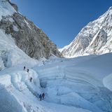 Bergsteiger am oberen Teil des Khumbu Gletschers