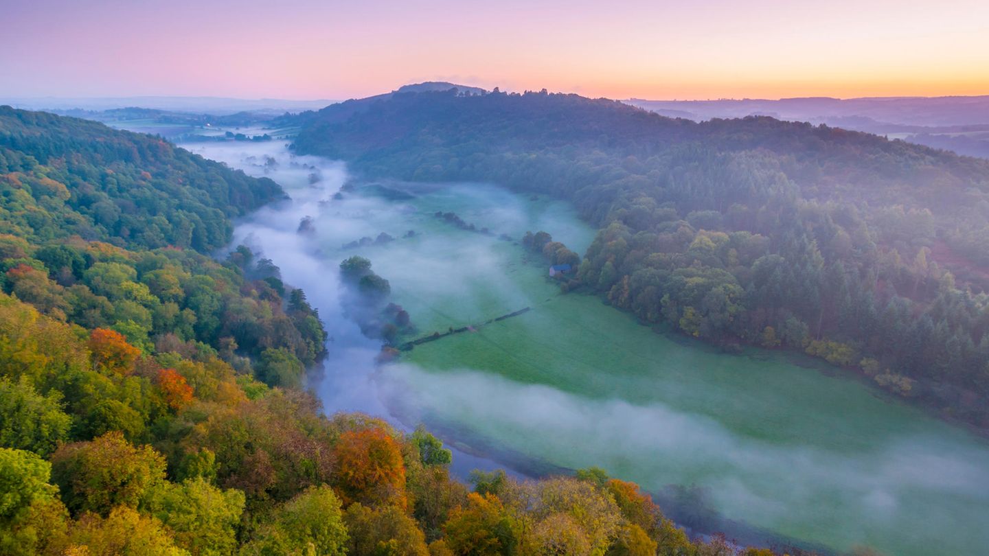 Symonds Yat Rock in Gloucestershire