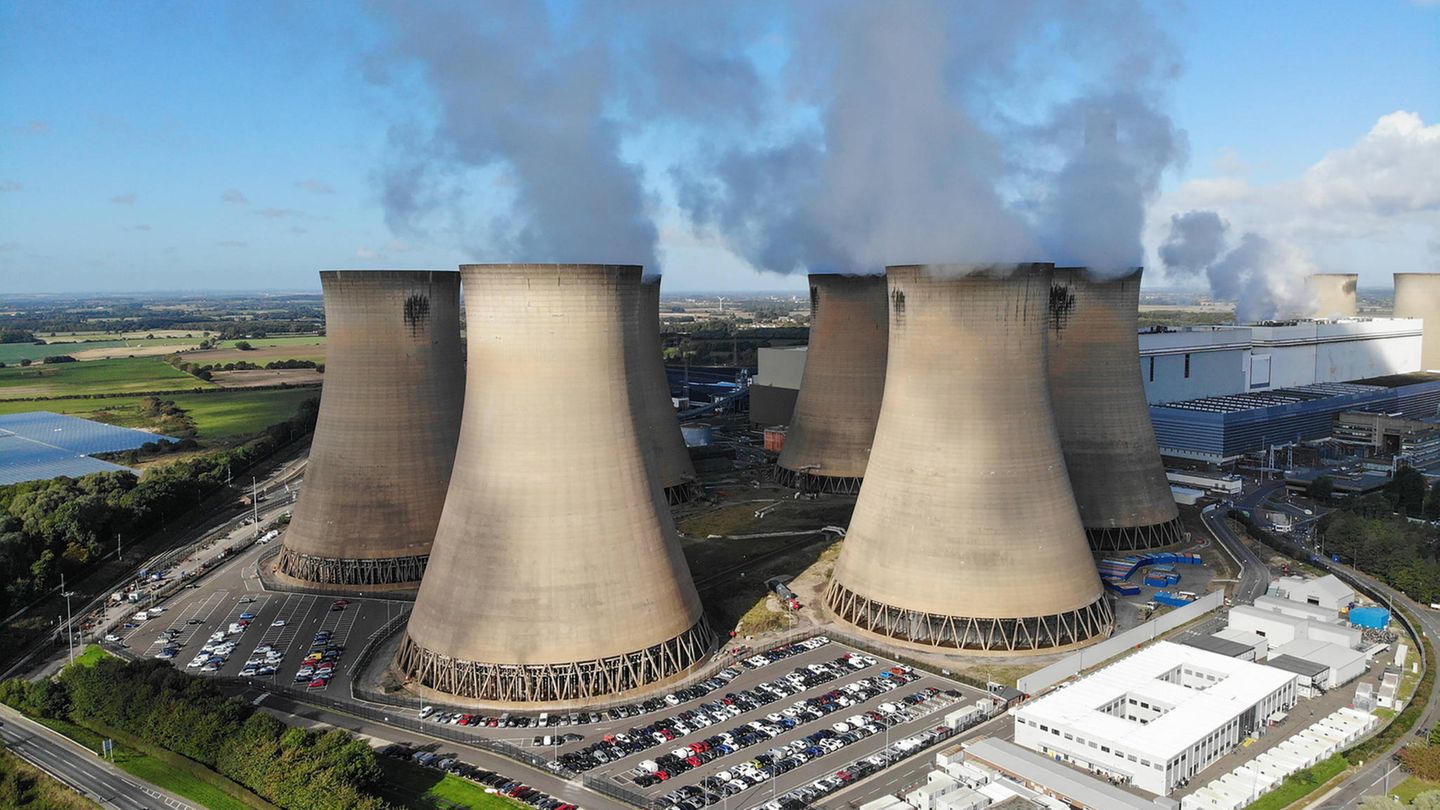 Die "Drax Power Station" in North Yorkshire ist das größte Kraftwerk Großbritanniens - und wird im Rahmen des BECCS-Verfahrens mit  mit Biomasse und Steinkohle befeuert
