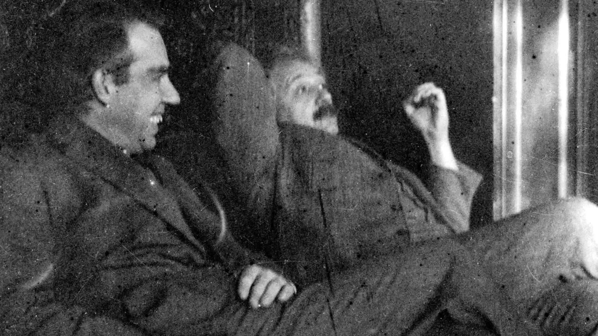 Physiker Albert Einstein und Niels Bohr Physiker Albert Einstein und Niels Bohr
