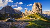 Cinque Torri in den Belluner Dolomiten bei Sonnenaufgang