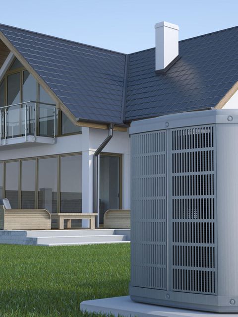 Selbst wenn es draußen kälter ist als drinnen, können Wärmepumpen aus der Umgebung Energie ins Haus ziehen und es so temperieren – etwa indem sie Luft über einen Ventilator ansaugen