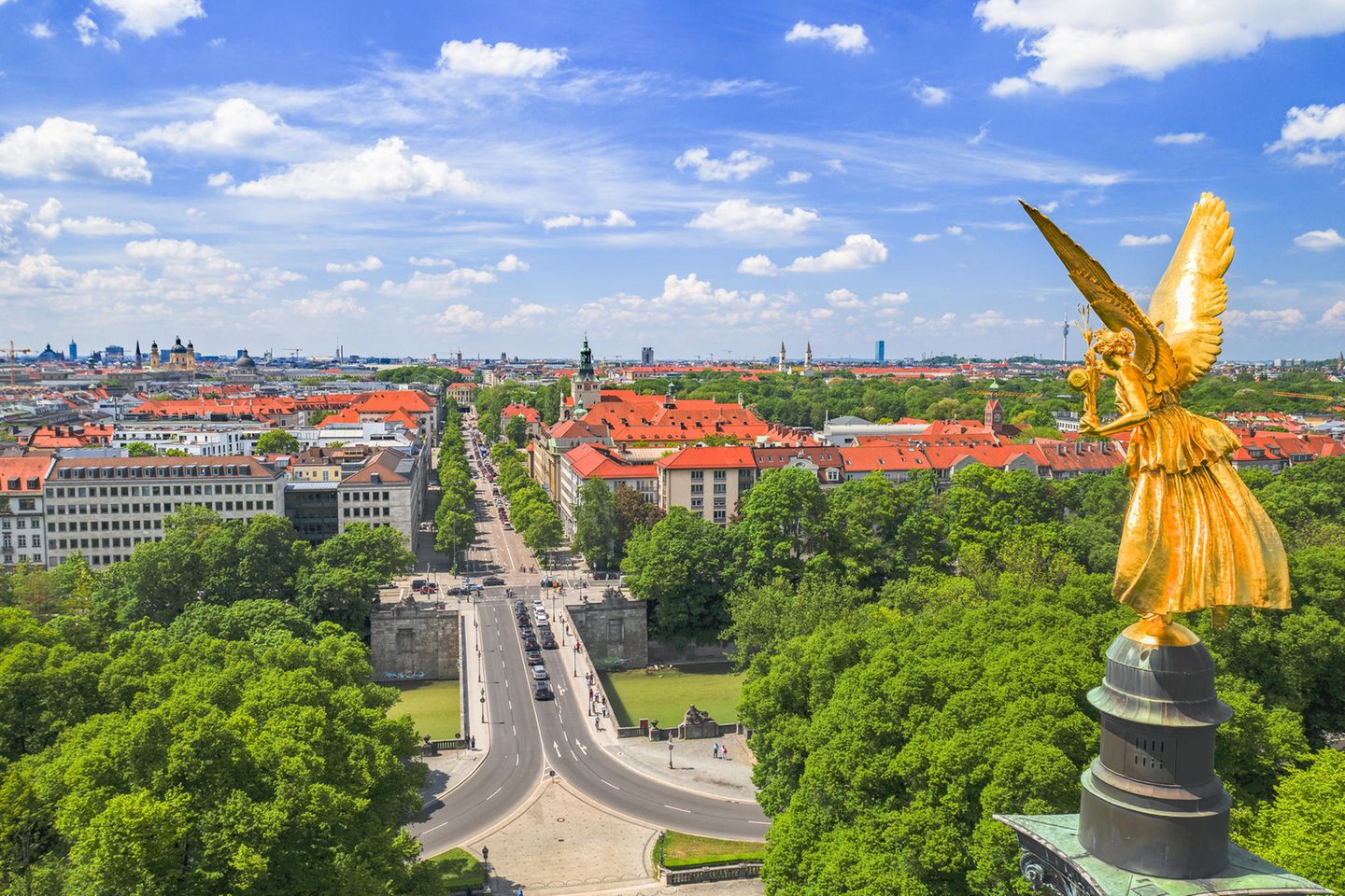 Friedensengel mit Blick über München