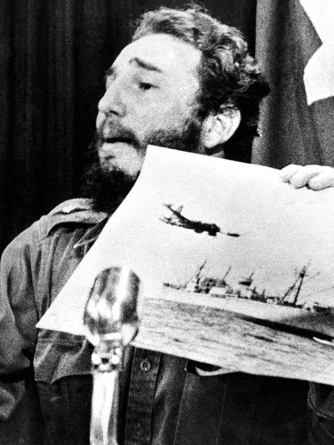 Fidel Castro Kubas Diktator lässt die Karibikinsel bereitwillig zu einer sowjetischen Atomfestung ausbauen. Öffentlich wettert er gegen die USA, die wegen der Aufrüstung eine See­blockade um Kuba verhängt haben