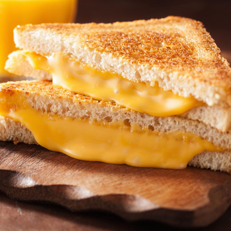Käsesandwich mit schmelzendem Käse
