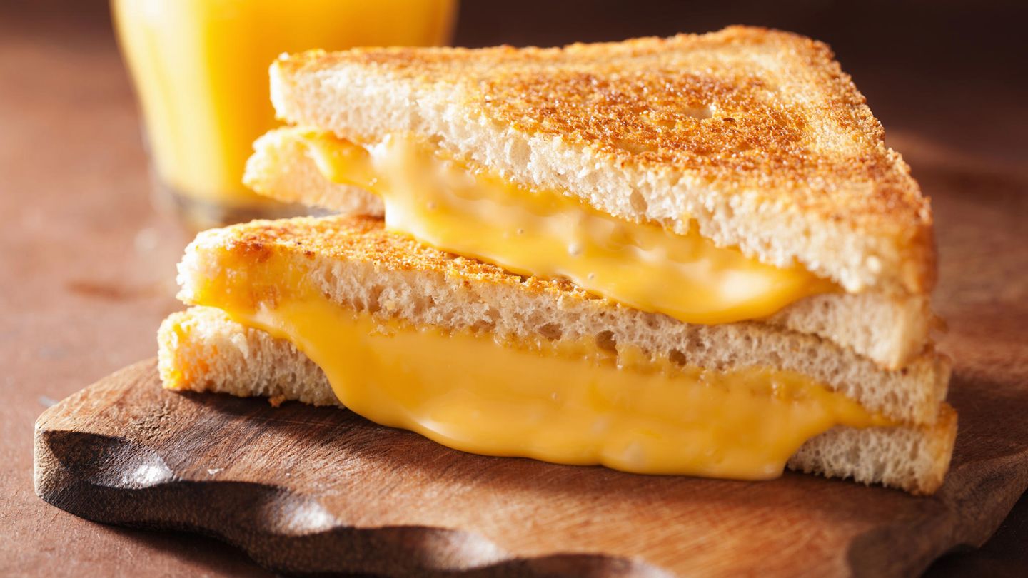 Käsesandwich mit schmelzendem Käse