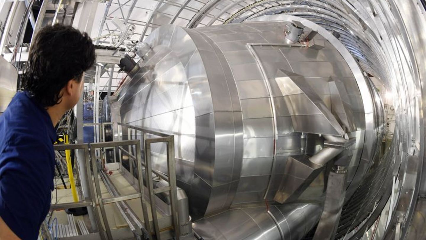Karlsruher Tritium Neutrino Experiment