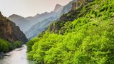 Grüne Aoos-Schlucht nahe der Stadt Konitsa, Griechenland