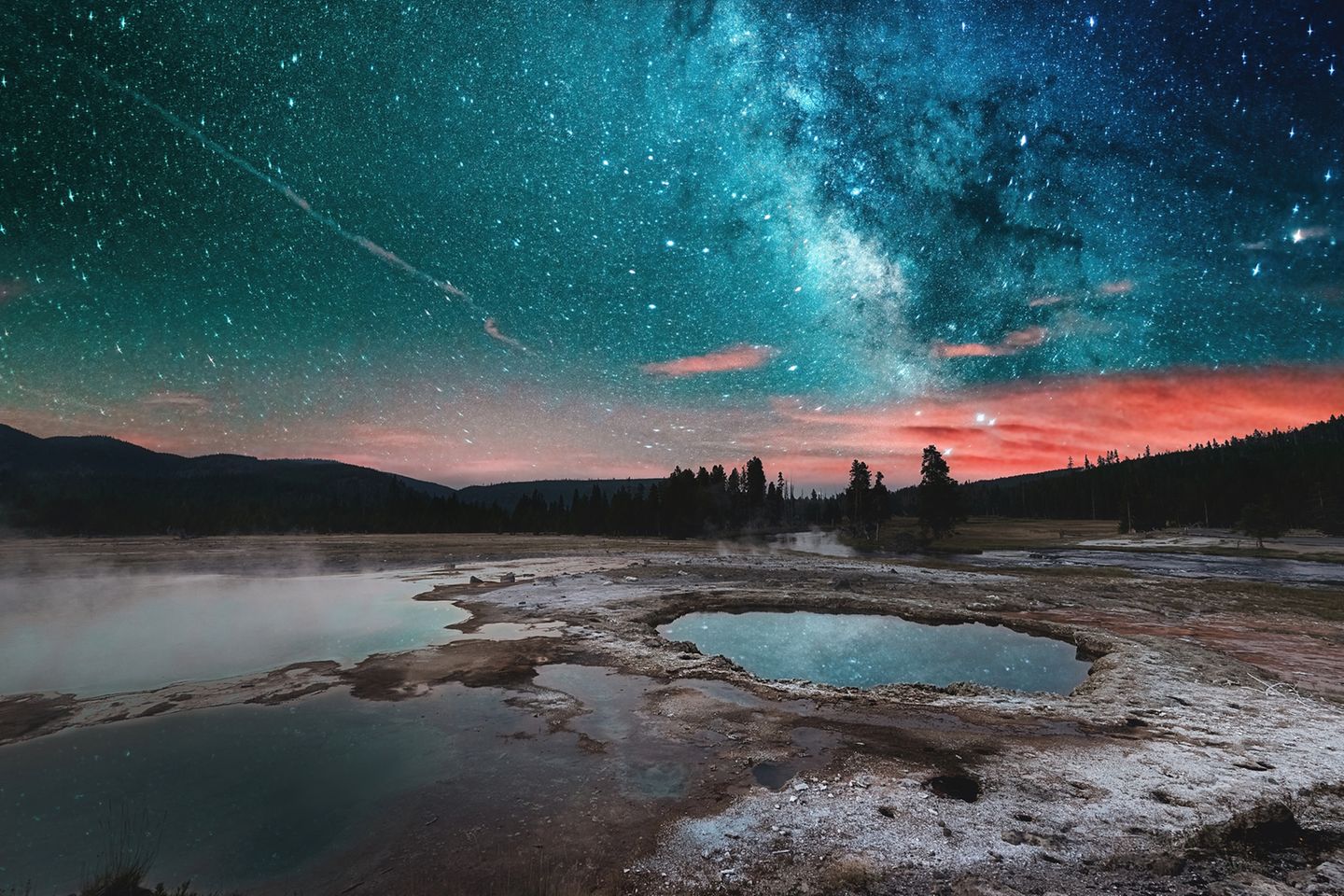 Saudi-Arabien: "Sterne über Yellowstone" Image Name: Stars over Yellowstone Photographer Name: Mazin Alhassan Year: 2022 Image Description: <p>An astrophotography shot at the Norris Geyser Basin, the hottest geyser basin in Yellowstone. It is located near the northwest edge of Yellowstone Caldera near Norris Junction and on the intersection of three major faults.</p> Copyright: © Mazin Alhassan, Saudi Arabia, Winner, National Awards, Landscape, 2022 Sony World Photography Awards