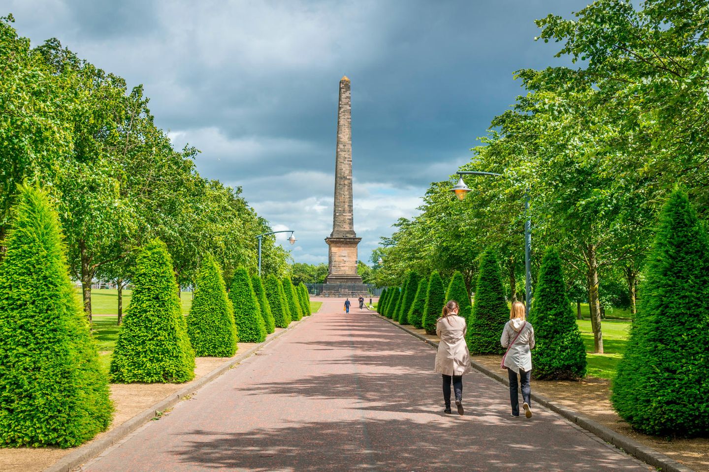Glasgow Green Path leading to Nelson's Monument in Glasgow Green, Scotland.
