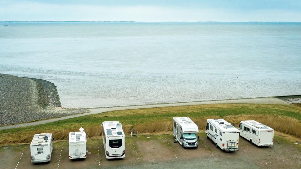 Camping mit Ausblick auf das Meer. So läßt sich der Winter aushalten