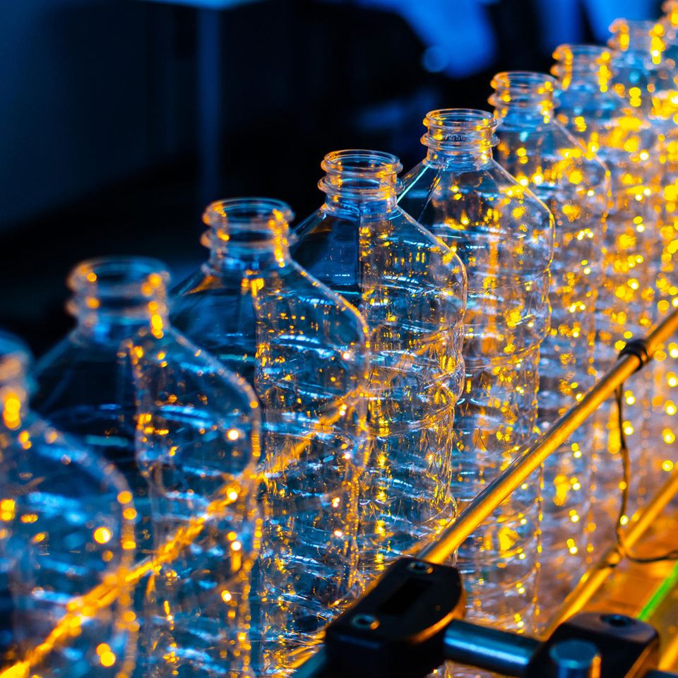 Plastik: Der Siegeszug der PET-Flasche: Ein Blick hinter die Kulissen eines Milliardengeschäfts