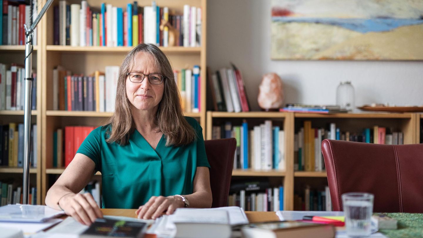 Die Soziologin Prof. Dr. Kerstin Jürgens von der Universität Kassel ist Expertin für Veränderungen in der modernen Arbeitswelt