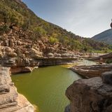 Blick auf einen Naturpool im Paradise Valley