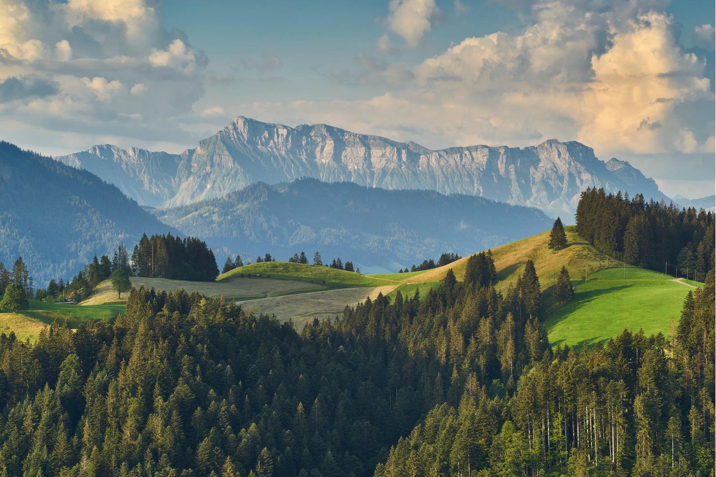 Entlebuch im Morgenlicht nach einem Gewitter