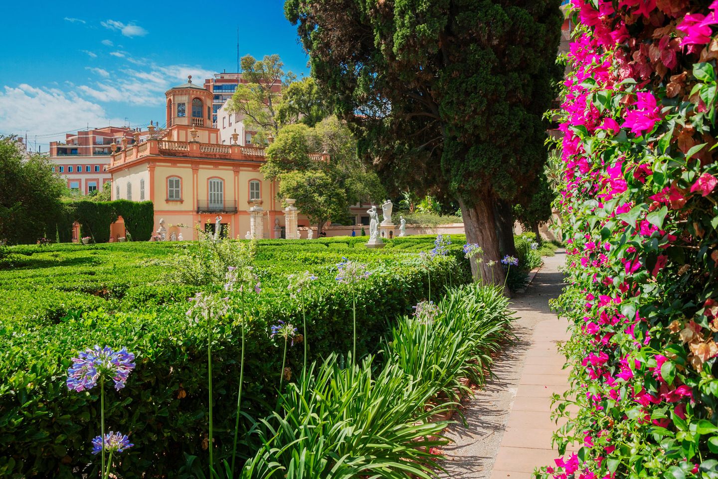 Jardines de Monforte: Kunst im Grünen Jardines de Monforte, Valencia