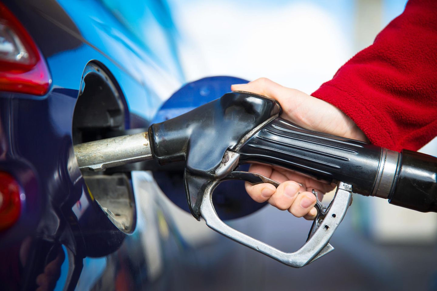 Die Preise für Benzin und Diesel steigen seit dem Angriff Russlands auf die Ukraine rasant