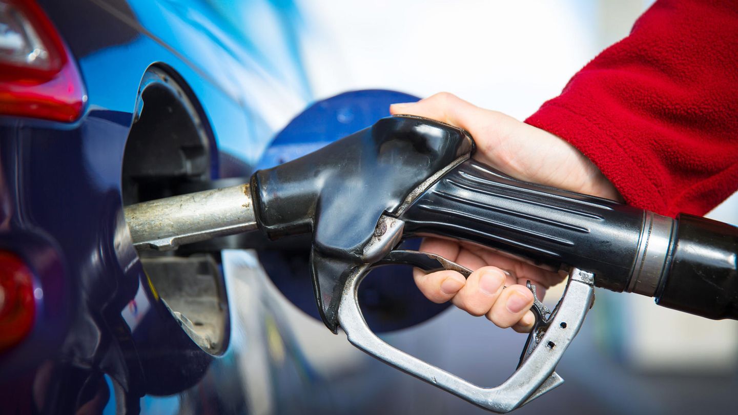 Die Preise für Benzin und Diesel steigen seit dem Angriff Russlands auf die Ukraine rasant