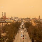 Gelber Himmel über München