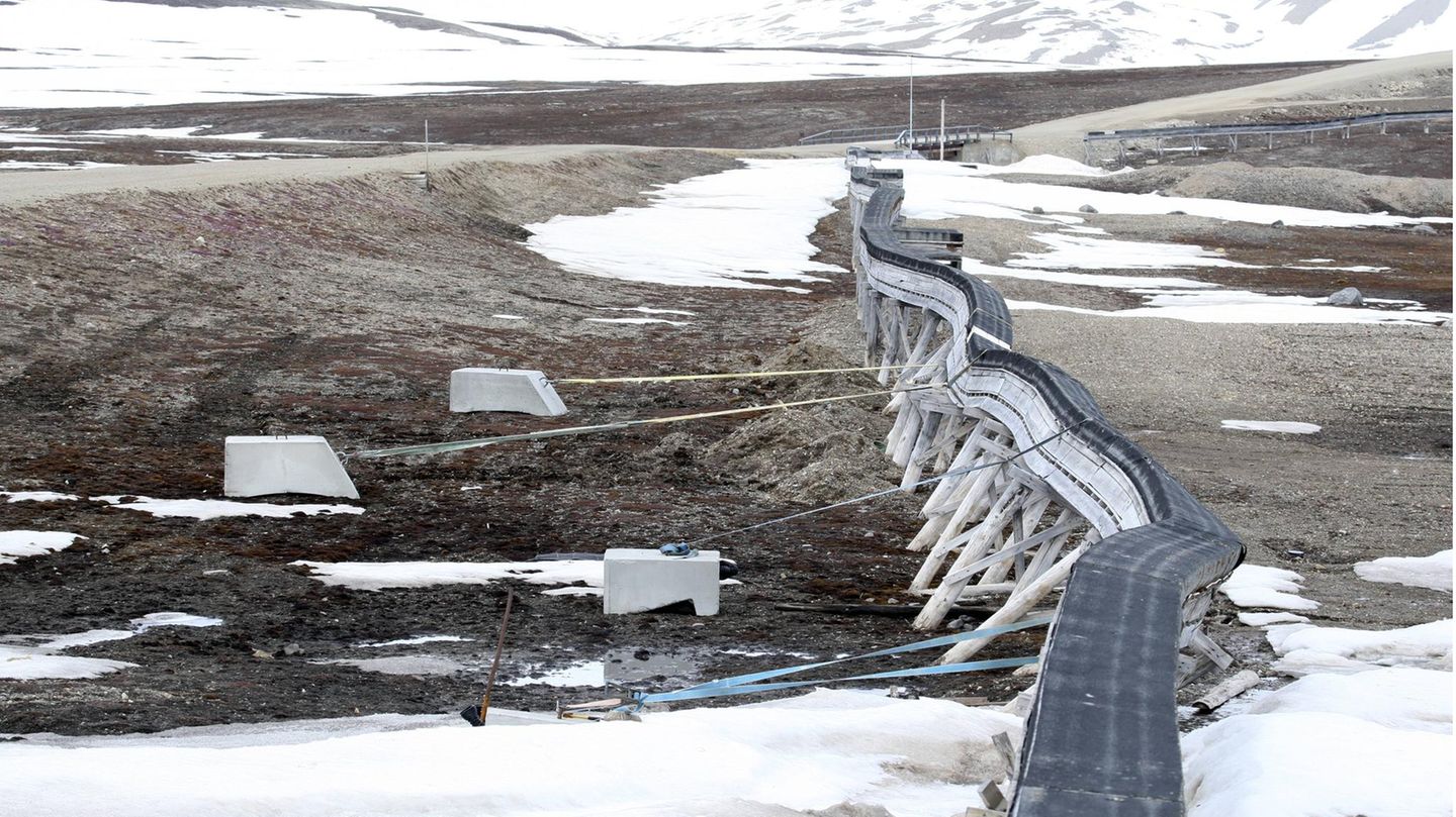 Tauende Permafrostböden gefährden auch die Infrastruktur – hier eine Brücke auf Spitzbergen (Archivbild)