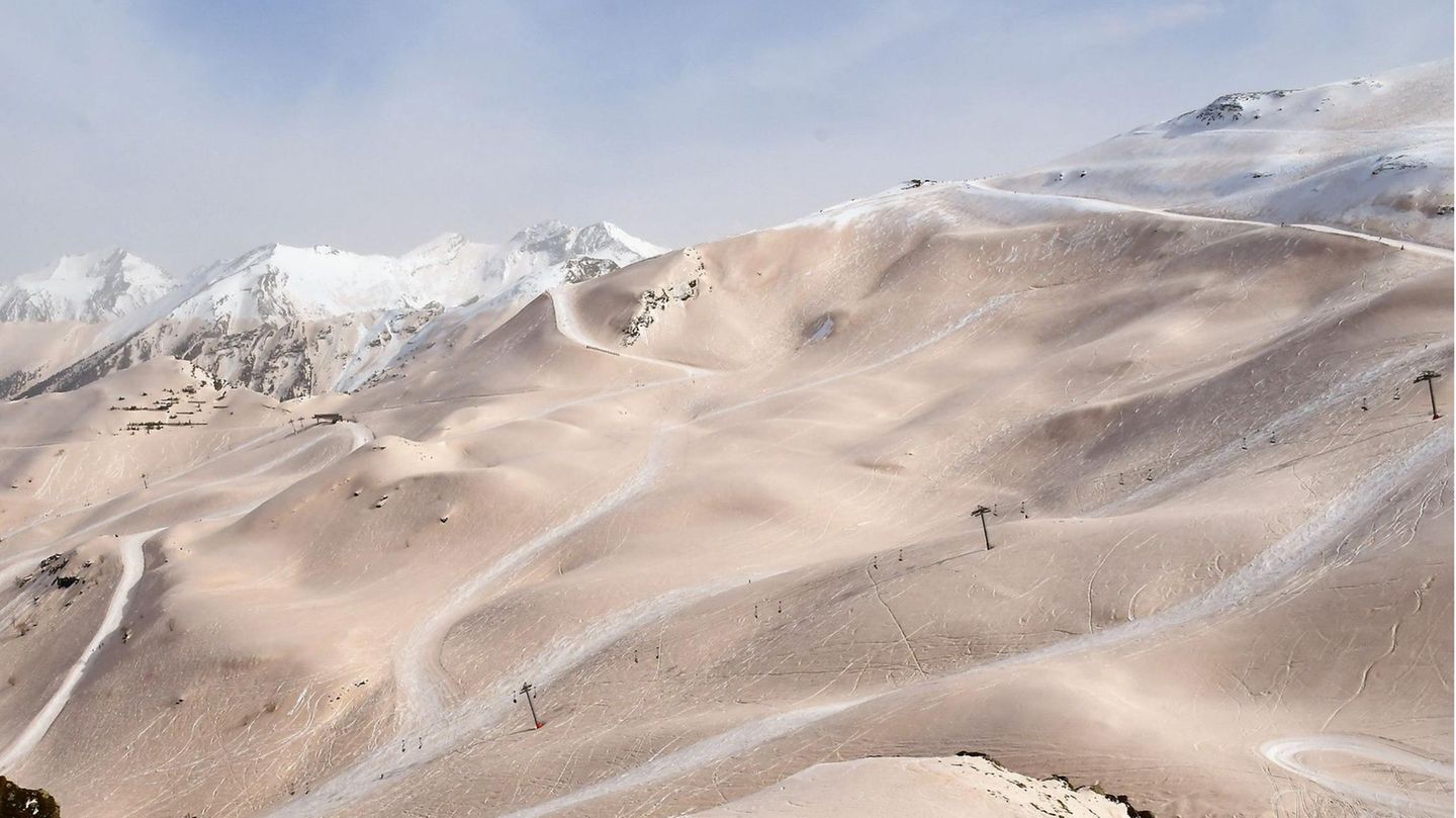 Piau-Engaly, Frankreich Skigebiet Piau-Engaly in Frankreich mit Saharastaub