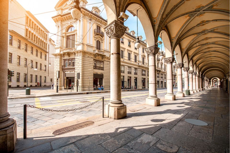 Straße im Zentrum von Turin, Italien 1.4982