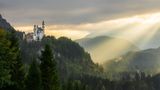 Schloss Neuschwanstein mit Schloss Hohenschwangau im Hintergrund